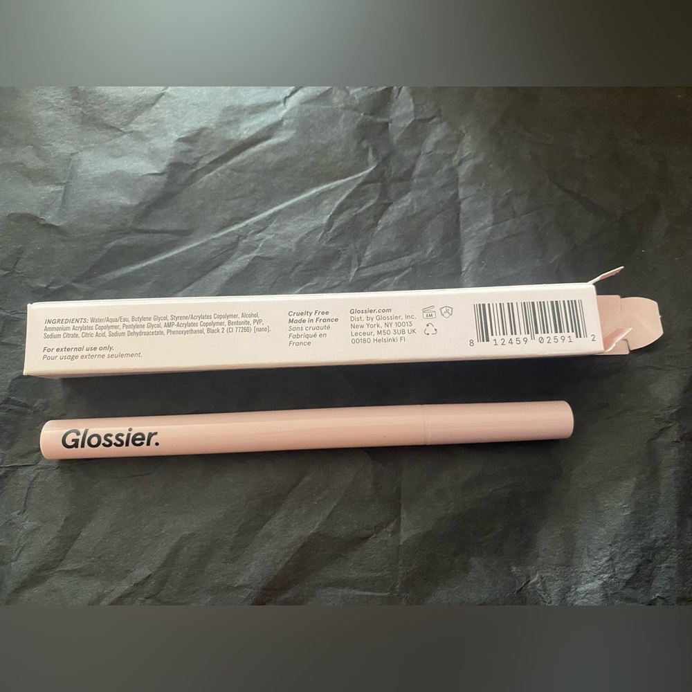 Glossier Pro Tip Liquid Eyeliner in Black (BNIB) - Picture 4 of 9